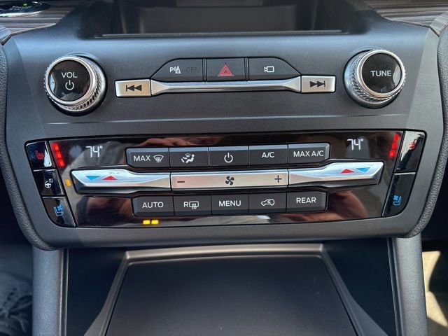 Used 2020 Ford Explorer Limited image 21