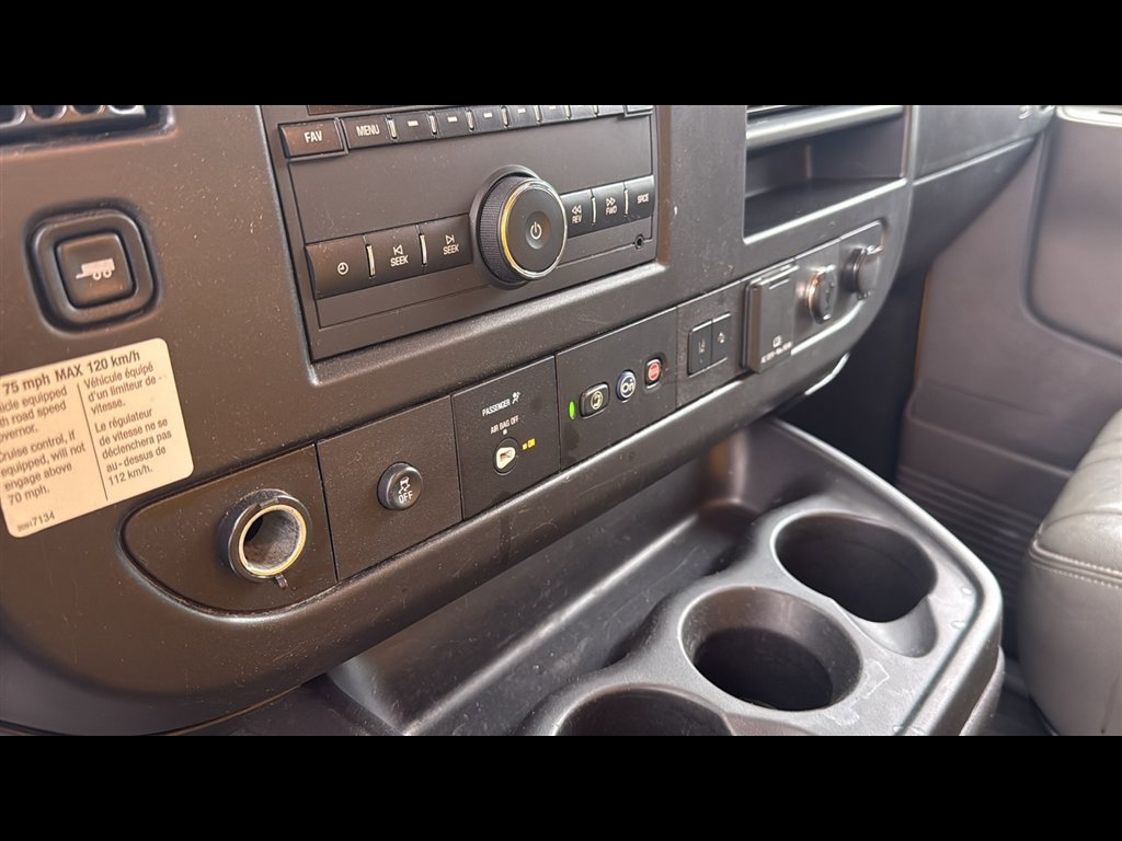 Used 2021 GMC Savana 3500 Extended w/ Power Convenience Package RWD image 16