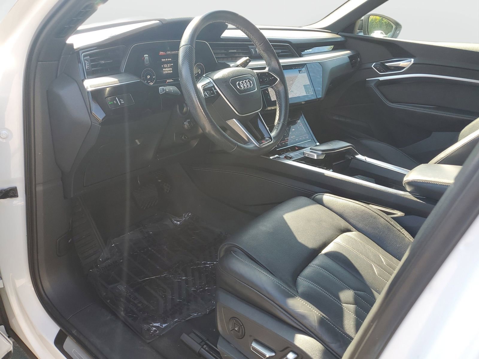 Used 2023 Audi e-tron S Premium Plus image 19