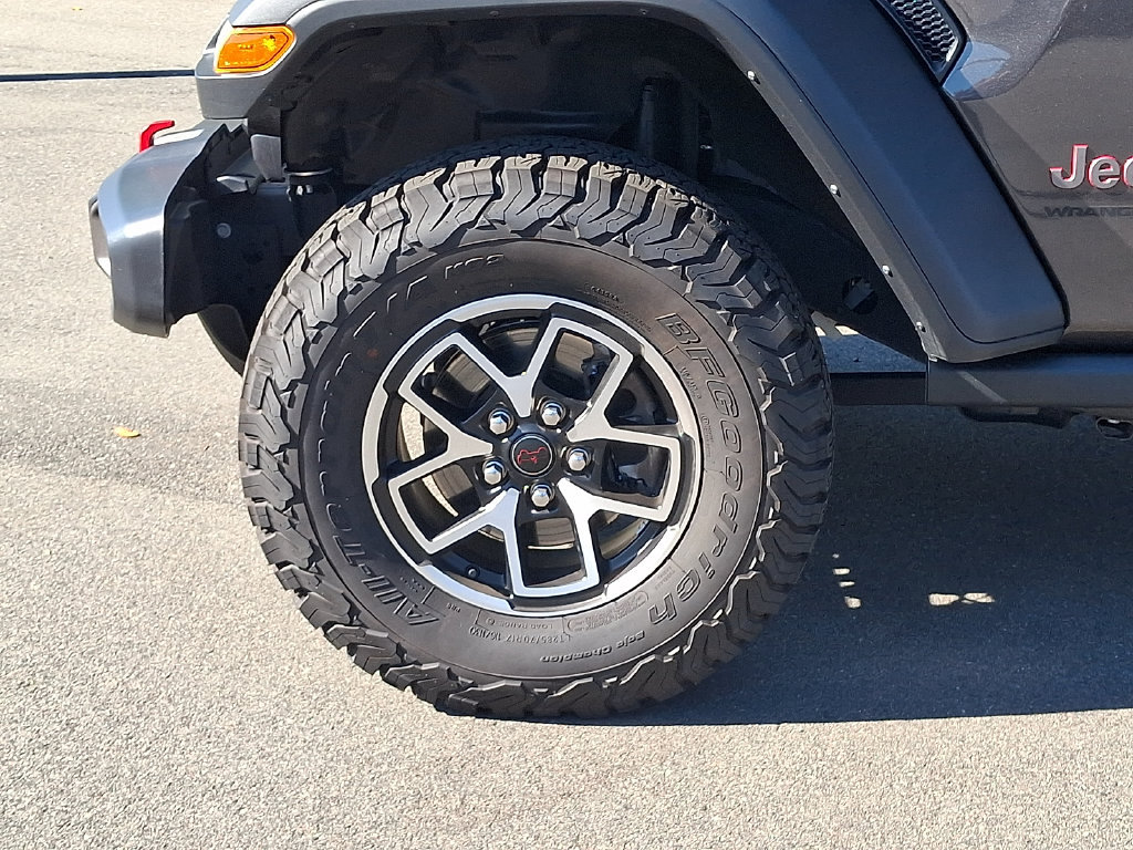 Used 2025 Jeep Wrangler Unlimited Rubicon w/ Convenience Group AWD/4WD image 8