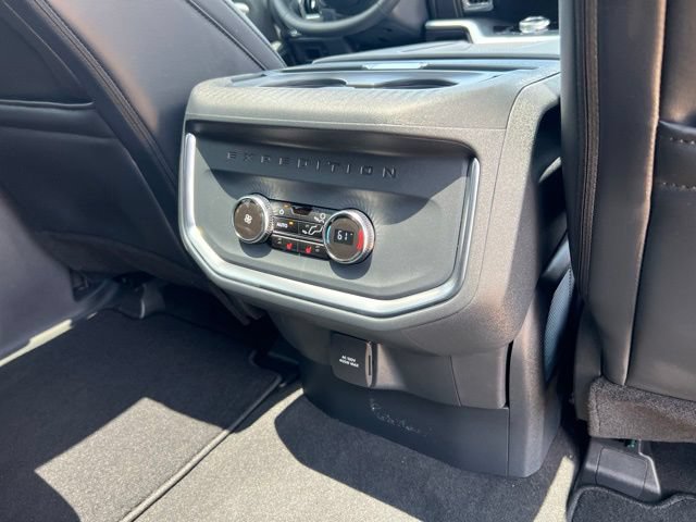 New 2027 Ford Expedition Platinum w/ Stealth Appearance Package RWD image 27