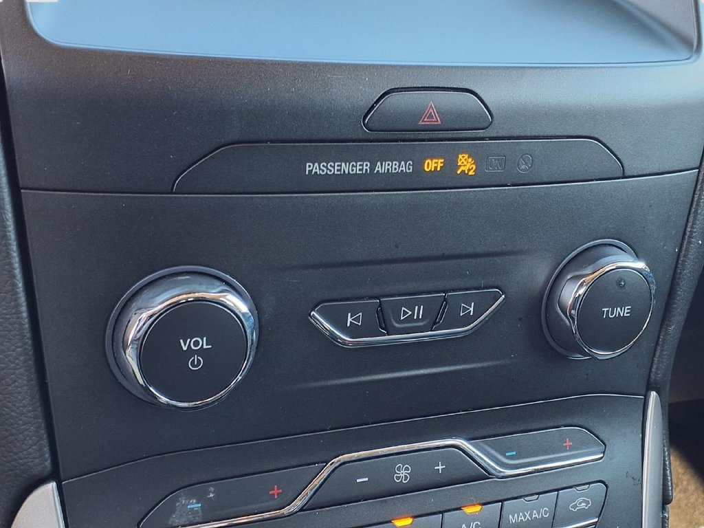 Used 2020 Ford Edge SEL FWD image 12