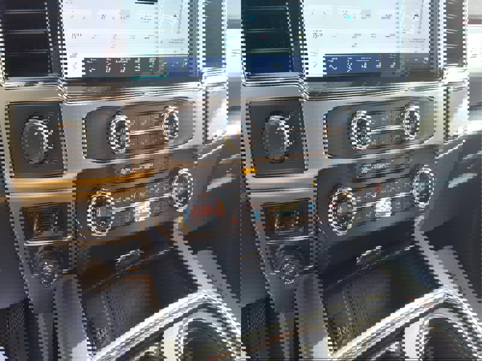 Used 2022 Ford F350 Platinum image 11