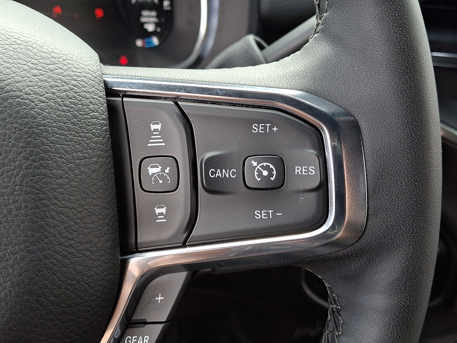 Used 2025 RAM 2500 Laramie w/ Night Edition AWD/4WD image 28