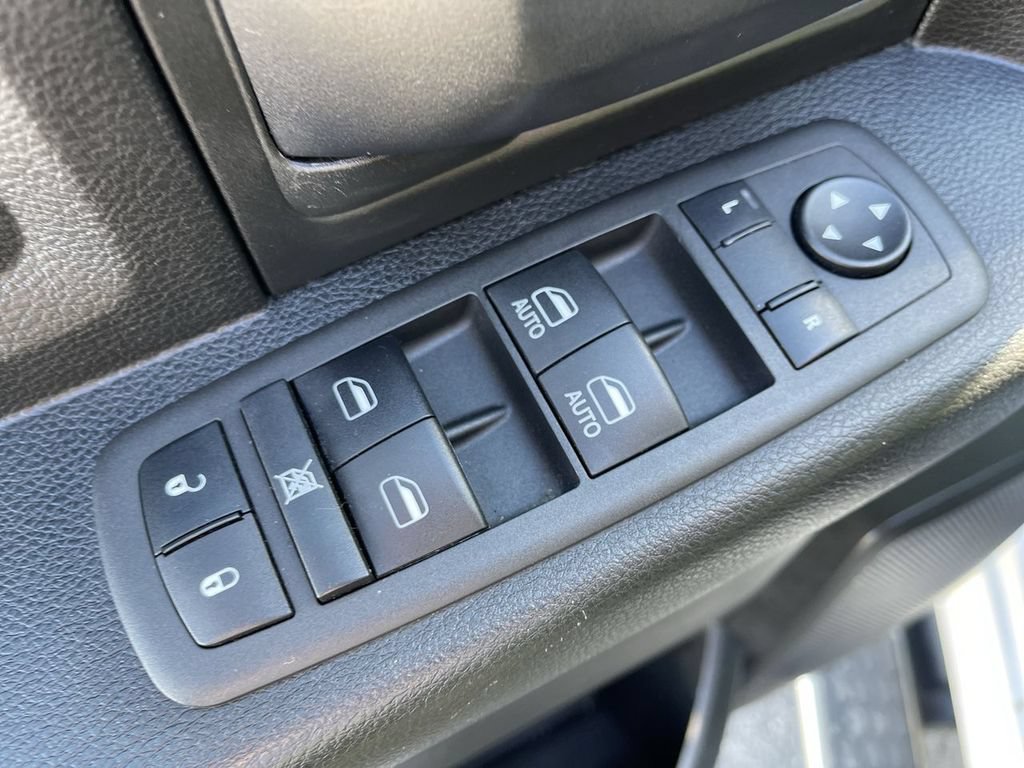 Used 2018 RAM 3500 Tradesman w/ Chrome Appearance Group AWD/4WD image 13