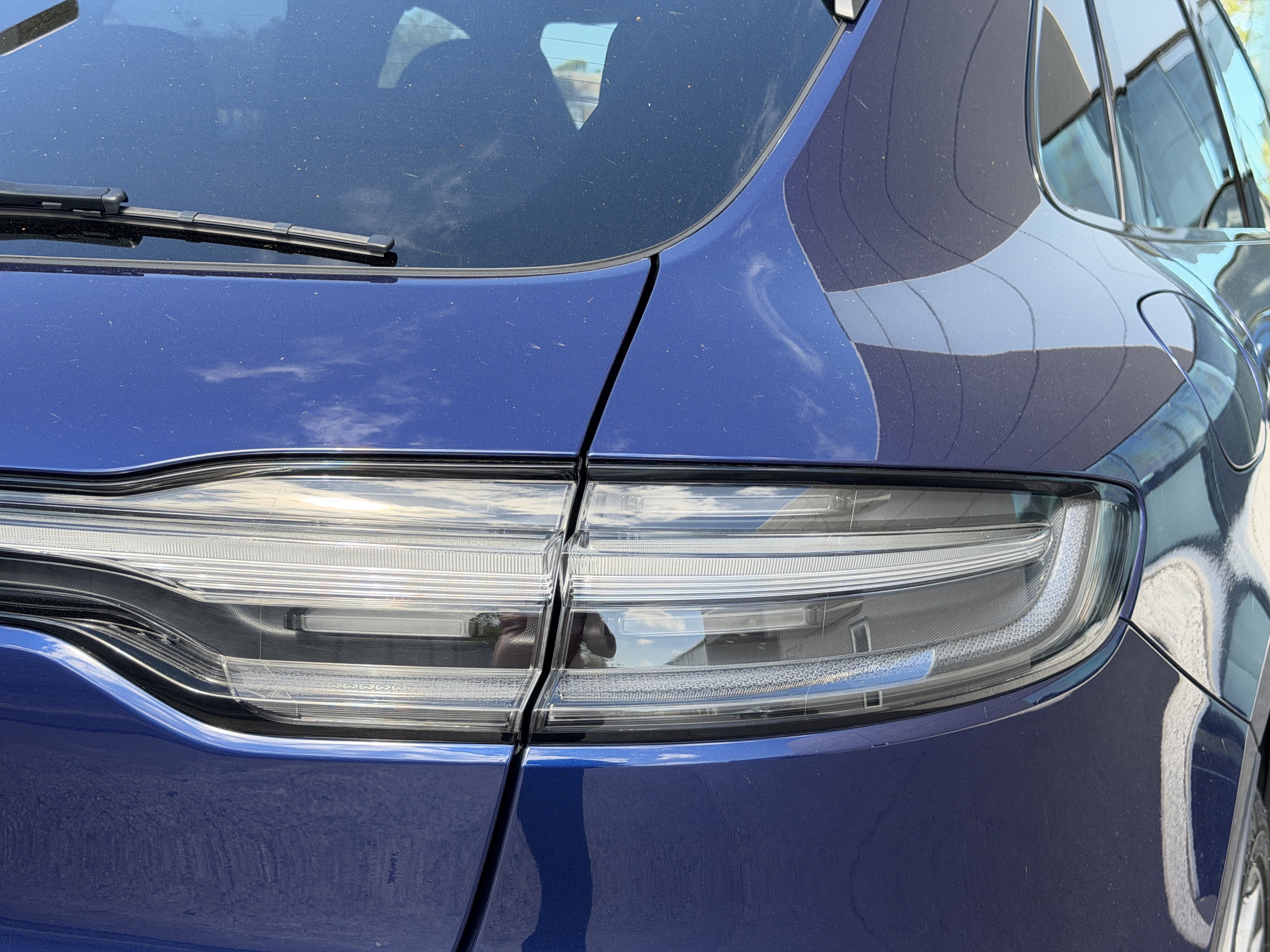 Certified 2025 Porsche Macan Turbo image 14