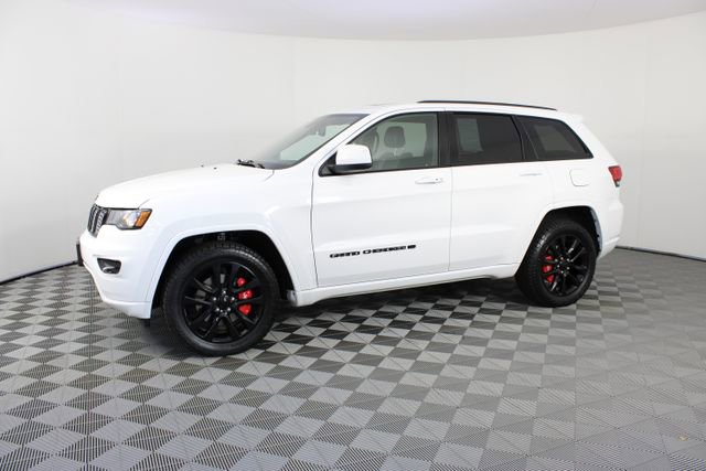 Used 2022 Jeep Grand Cherokee Laredo X image 2