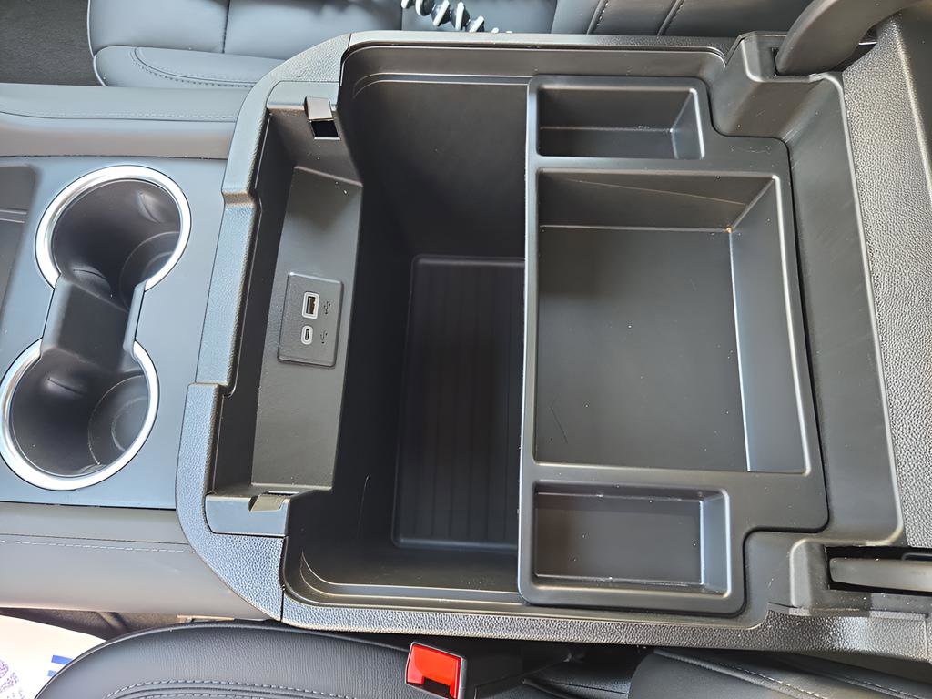 Used 2024 Chevrolet Tahoe Z71 w/ Luxury Package image 30