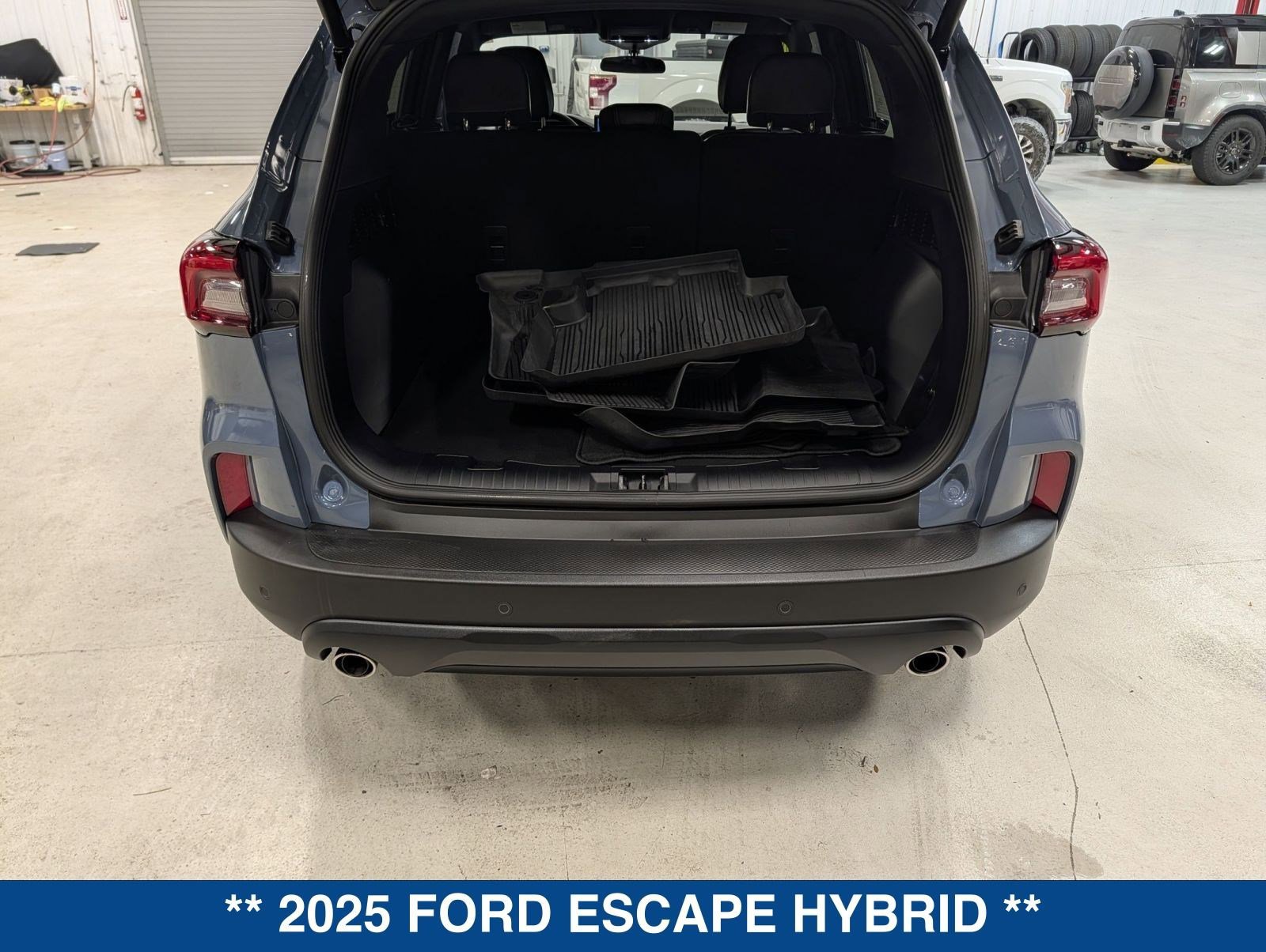 Certified 2025 Ford Escape ST-Line w/ Equipment Group 301A image 13