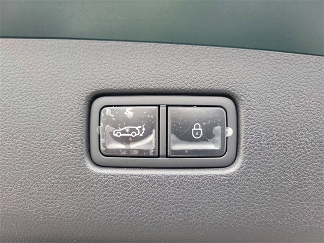 Used 2023 Genesis GV70 2.5T w/ Cargo Package image 10