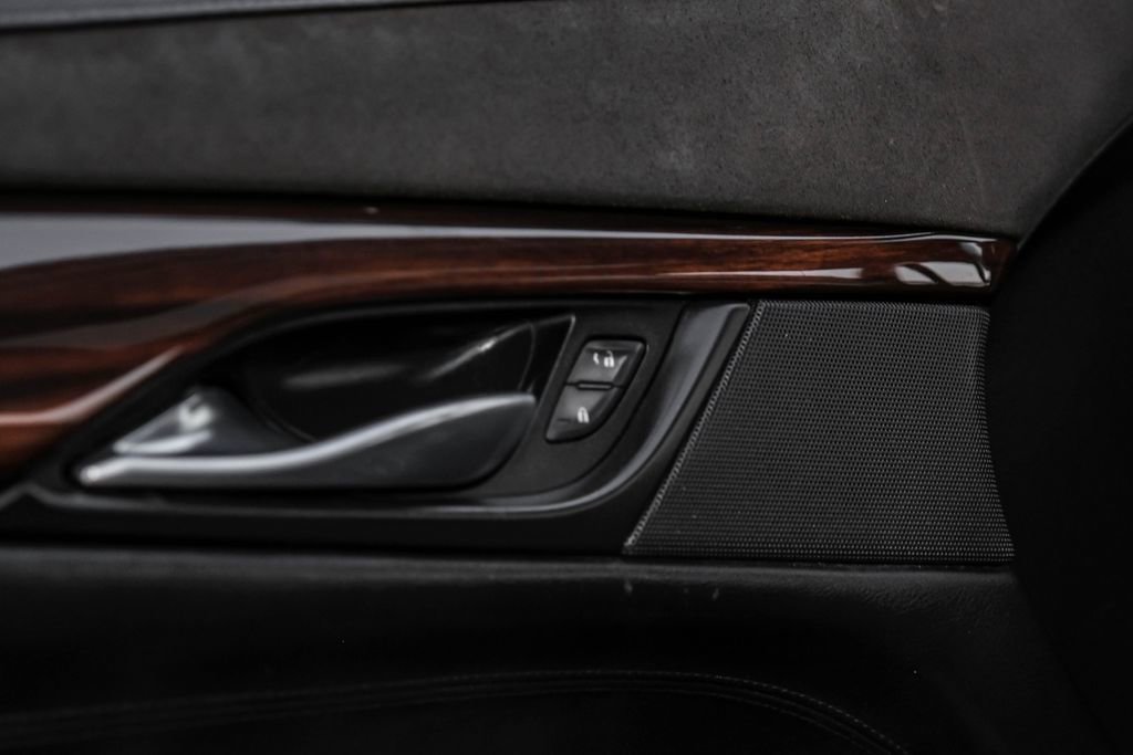 Used 2015 Cadillac Escalade Luxury image 45