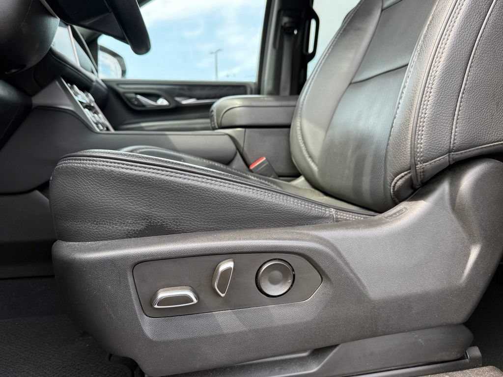Used 2022 GMC Yukon XL Denali AWD/4WD image 9