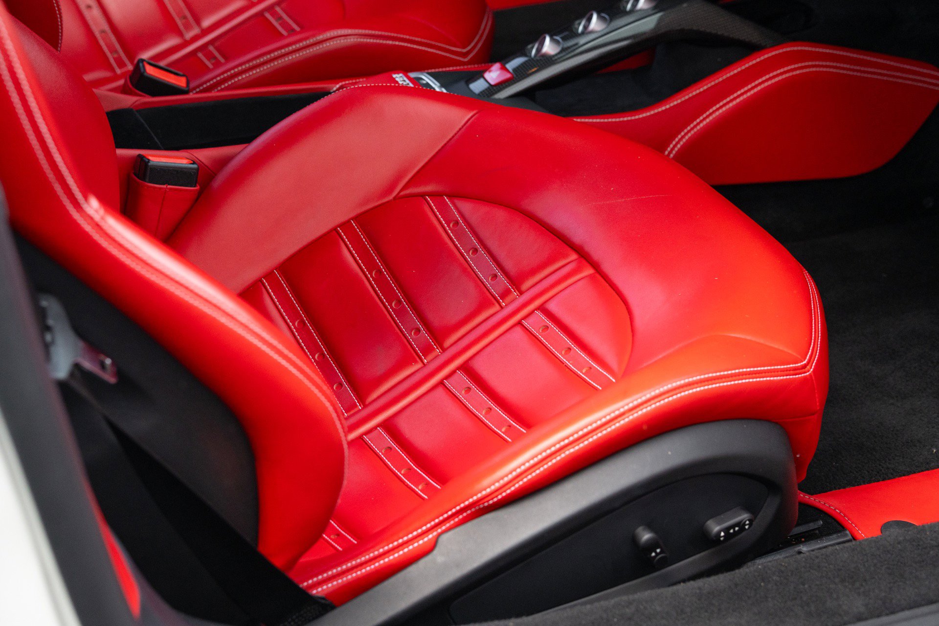 Used 2017 Ferrari 488 GTB RWD image 61