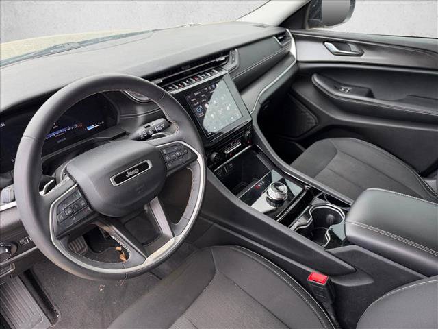 Used 2023 Jeep Grand Cherokee L Laredo RWD image 10