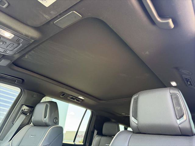 Used 2024 Cadillac Escalade ESV Premium Luxury AWD/4WD image 23