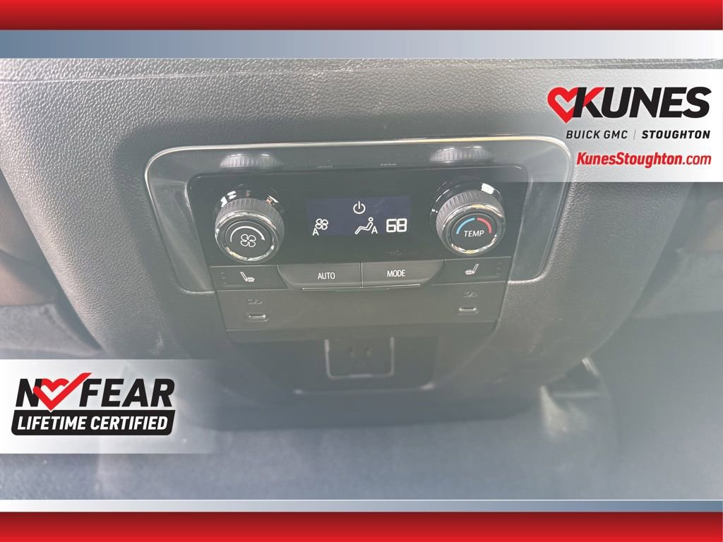Used 2025 Chevrolet Suburban High Country image 37