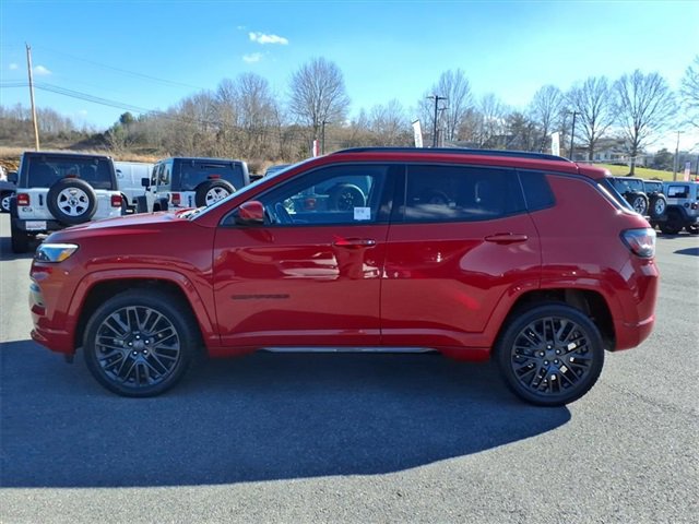 Used 2022 Jeep Compass Limited w/ (RED) Package image 8