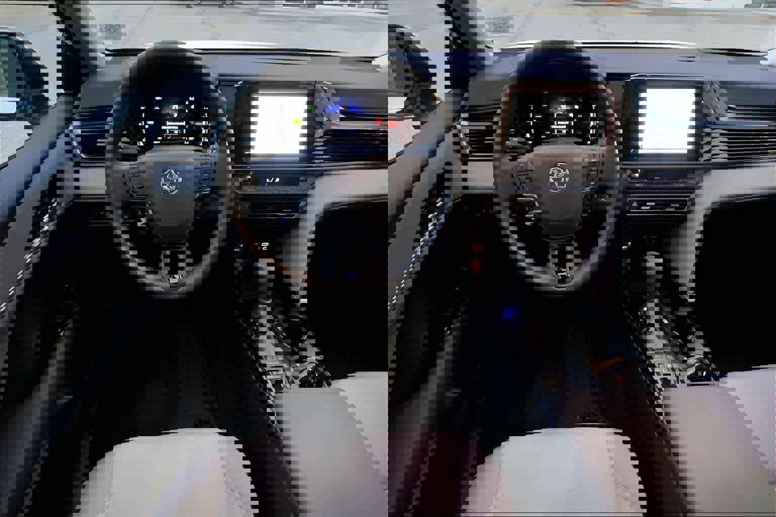 Used 2025 Toyota Camry LE w/ Convenience Package image 6