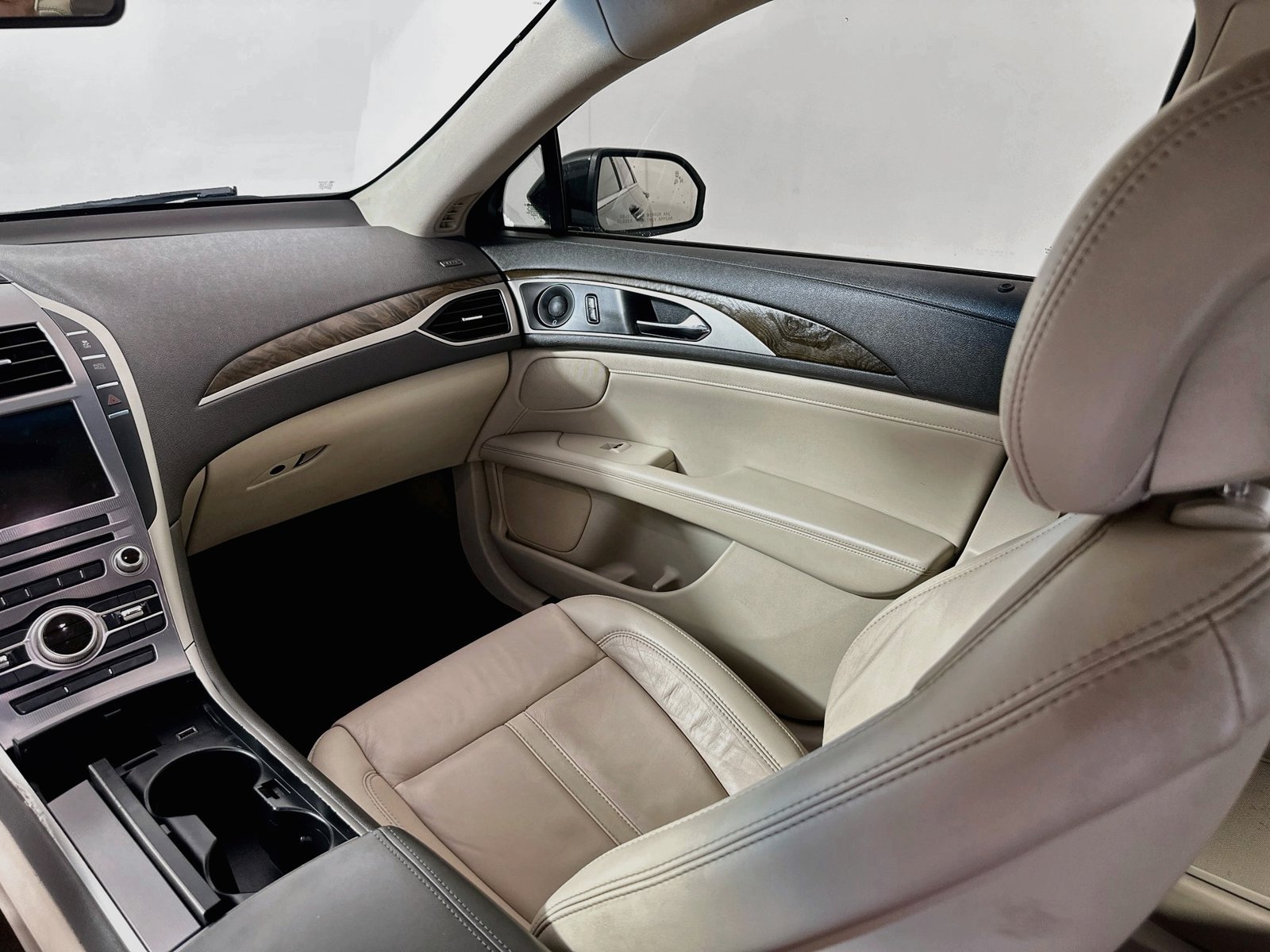 Used 2019 Lincoln MKZ Reserve w/ Reserve Plus Package FWD image 24