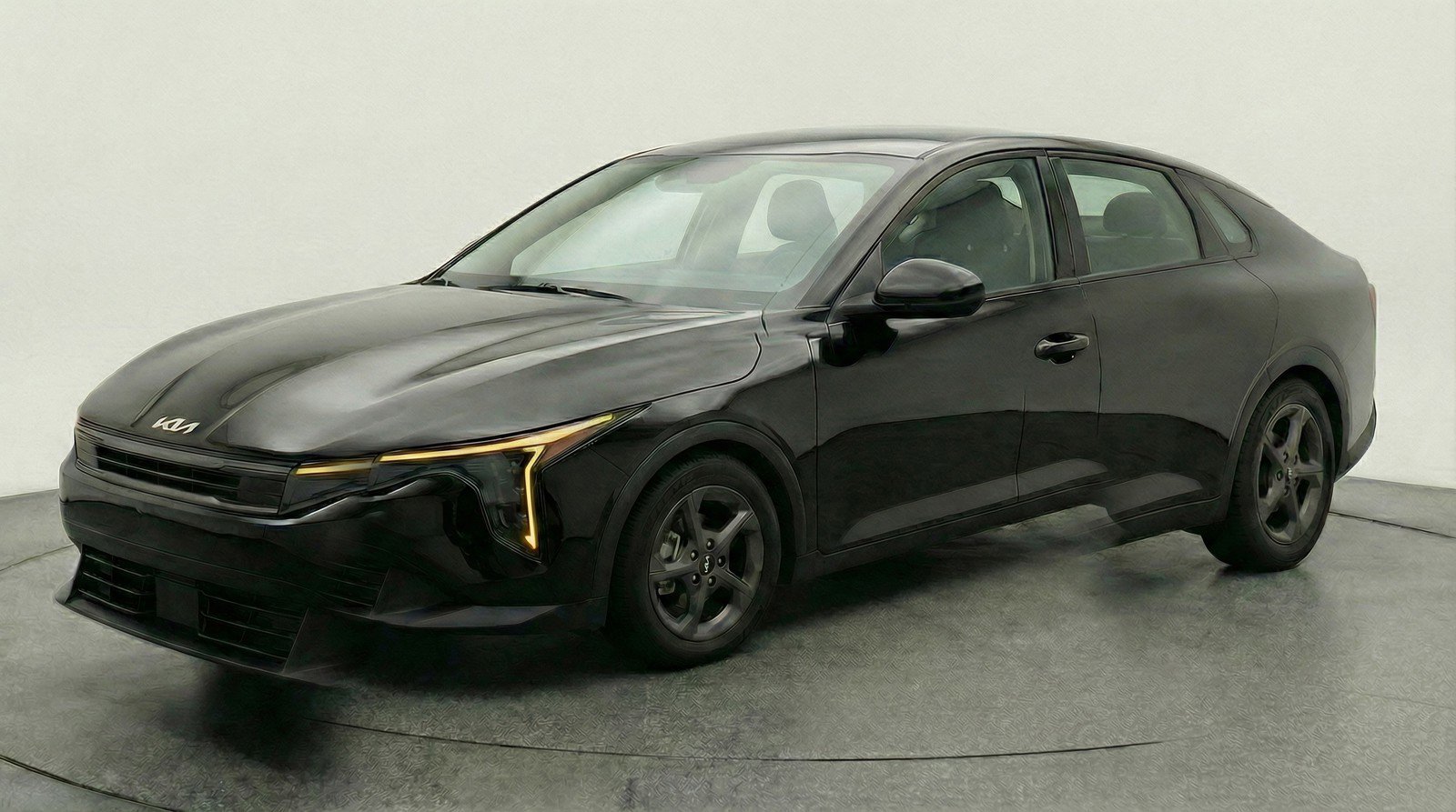 Used 2025 Kia K4 LXS image 3