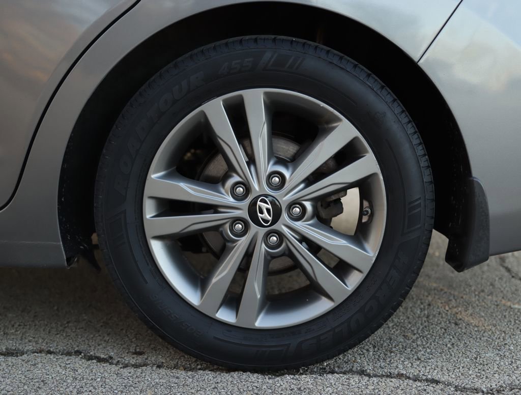 Used 2018 Hyundai Elantra SEL image 32