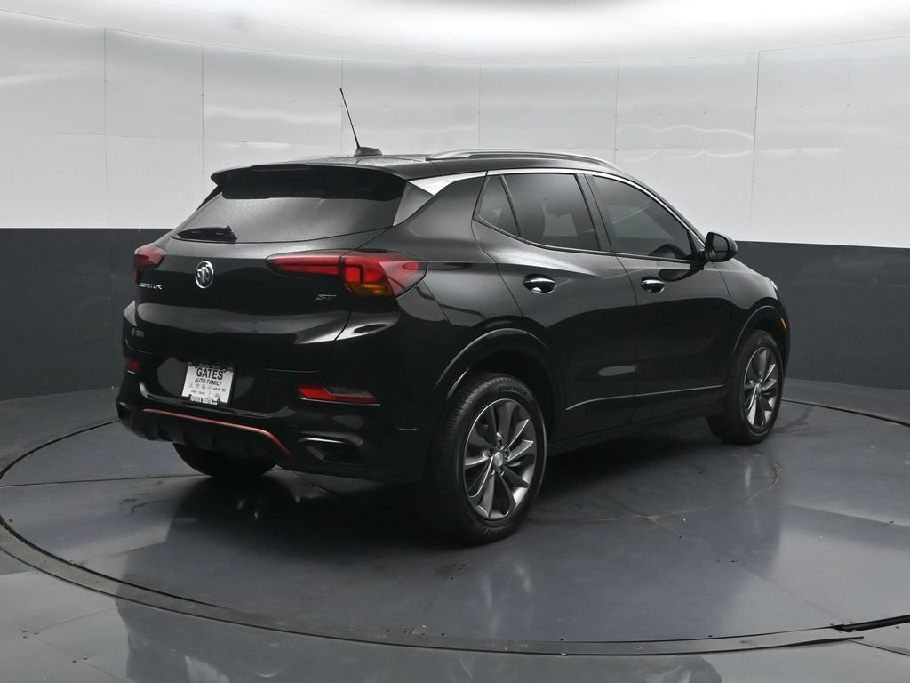 Used 2023 Buick Encore GX Select w/ Sport Touring Package FWD image 2