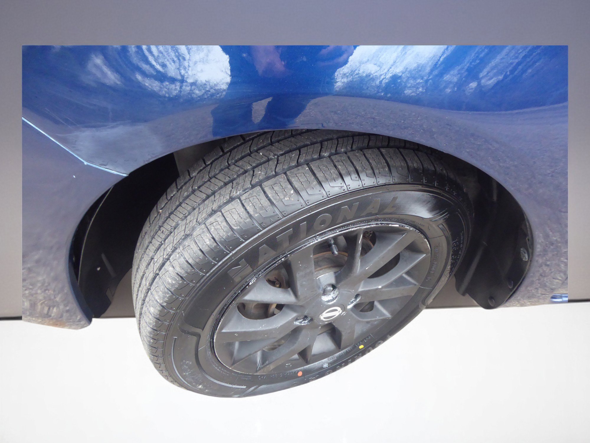 Used 2018 Nissan Versa SV w/ SV Special Edition Package image 24