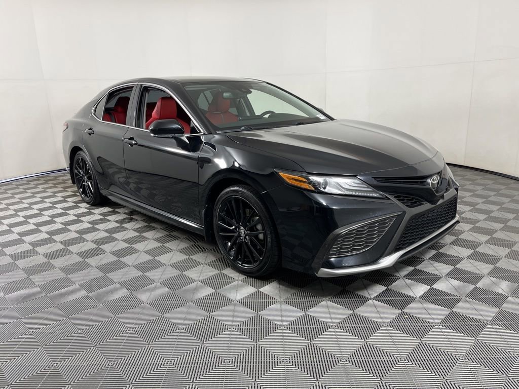 Used 2021 Toyota Camry XSE image 14
