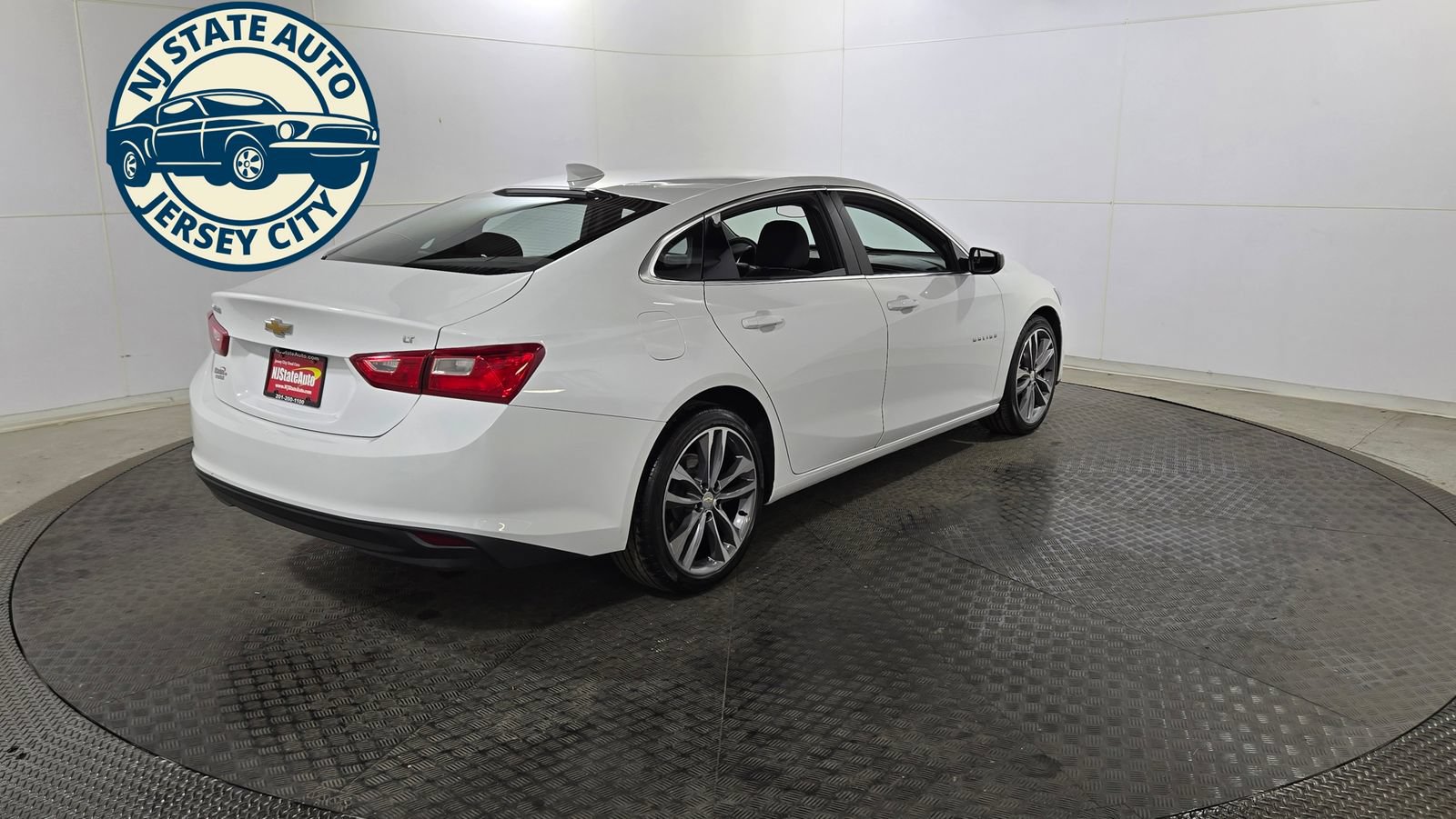 Used 2023 Chevrolet Malibu LT FWD image 7