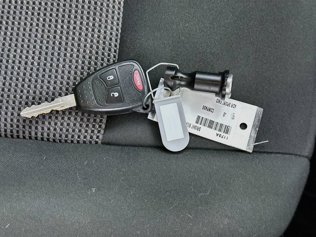 Used 2012 Jeep Compass Sport FWD image 29