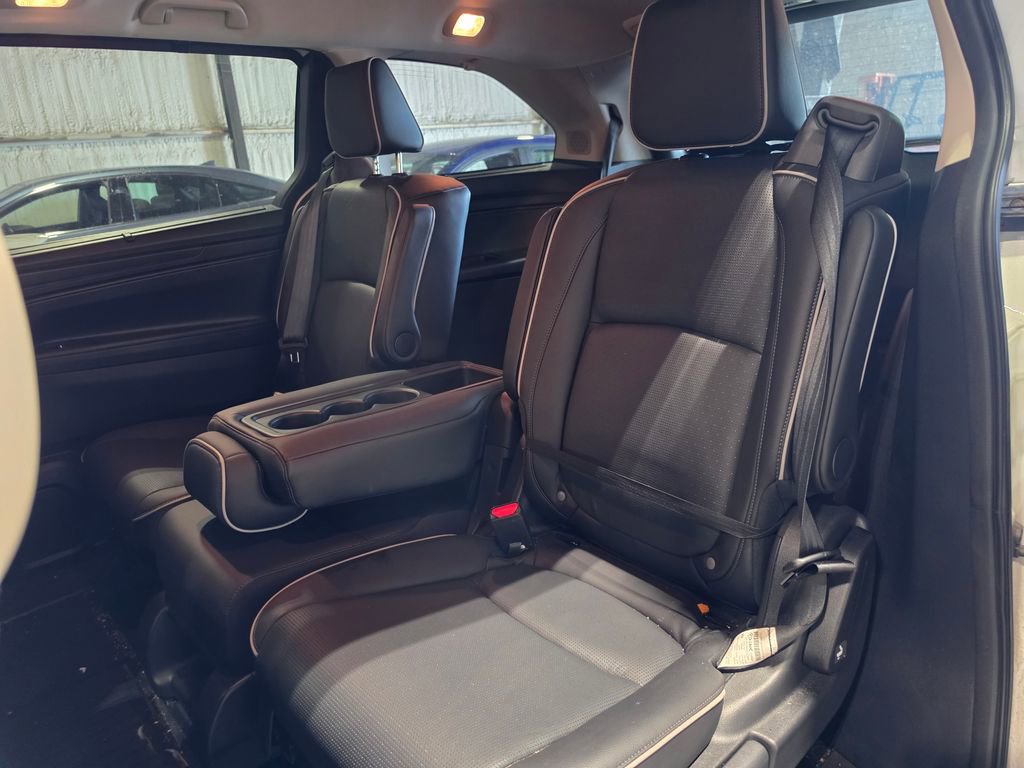 Used 2025 Honda Odyssey Elite image 7