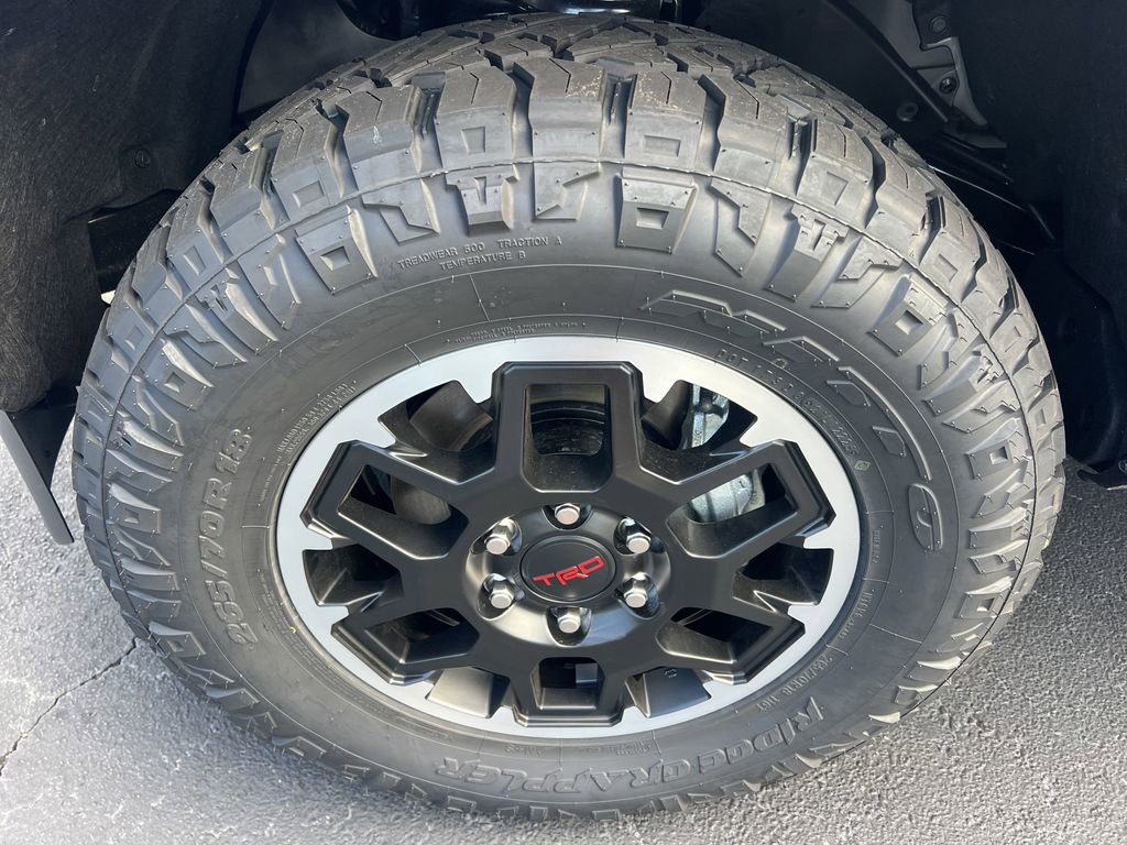 New 2025 Toyota Tacoma TRD Off-Road AWD/4WD image 11