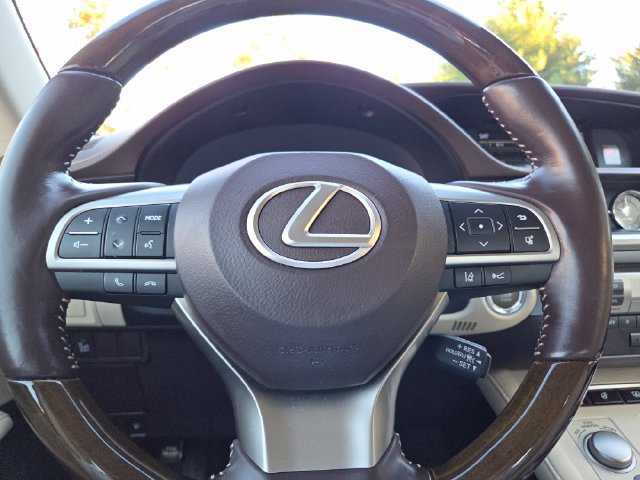 Used 2016 Lexus ES 350 w/ Luxury Package w/Wood Trim FWD image 35