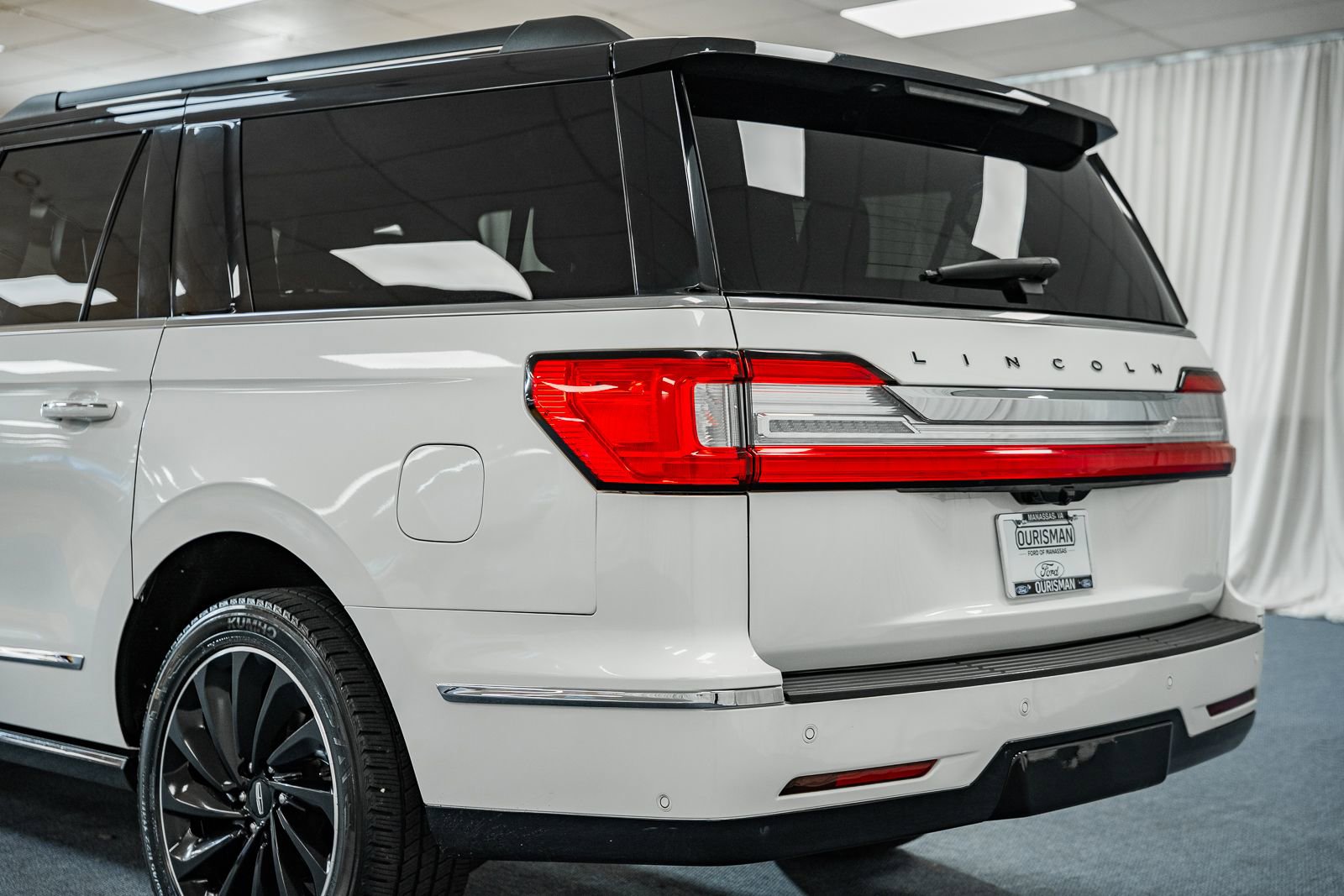 Used 2021 Lincoln Navigator L Black Label w/ Special Edition Package image 6