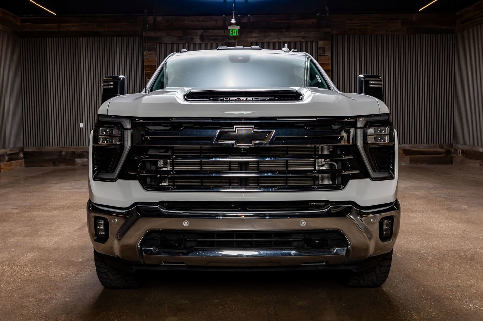 Used 2025 Chevrolet Silverado 3500 LTZ w/ LTZ Plus Package video 2