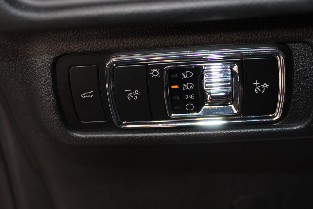 Used 2023 Lincoln Corsair AWD w/ Equipment Group 101A image 43