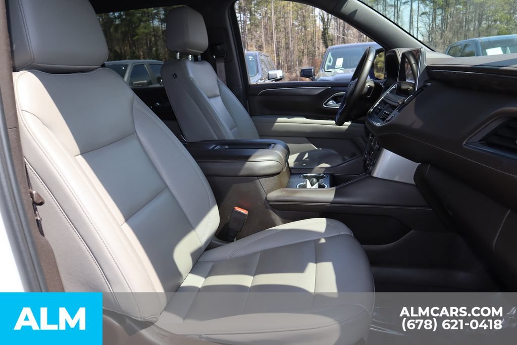 Used 2024 Chevrolet Suburban LT RWD image 29
