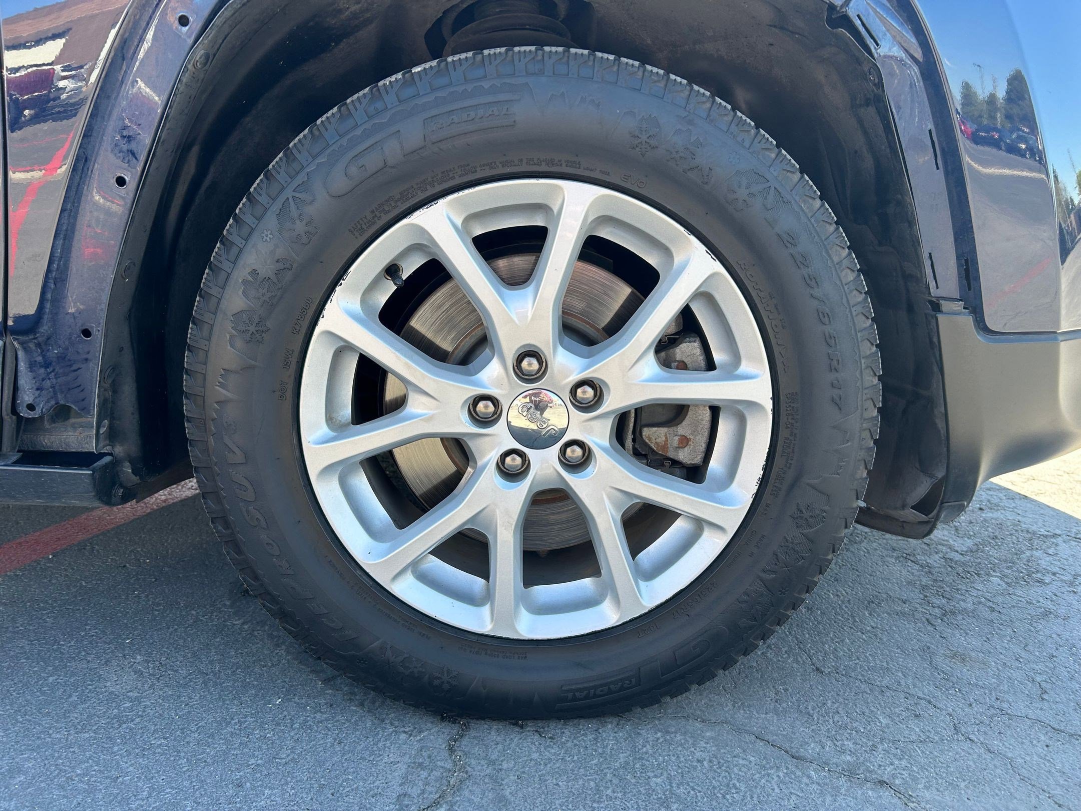 Used 2016 Jeep Cherokee Sport w/ Cold Weather Group FWD image 30
