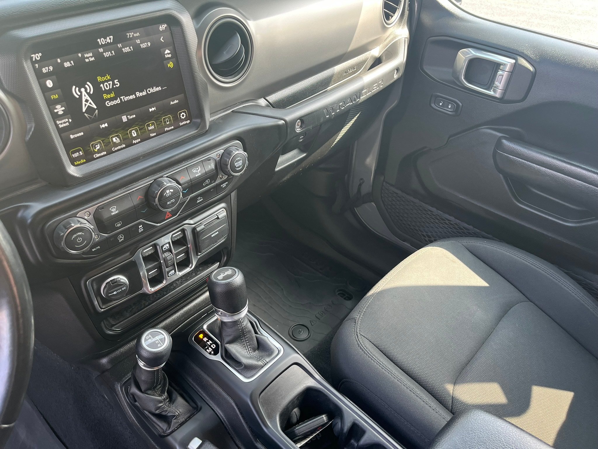 Used 2022 Jeep Wrangler Unlimited Sport AWD/4WD image 19