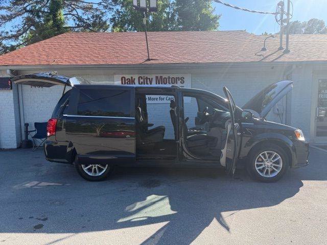 Used 2018 Dodge Grand Caravan SXT FWD image 9