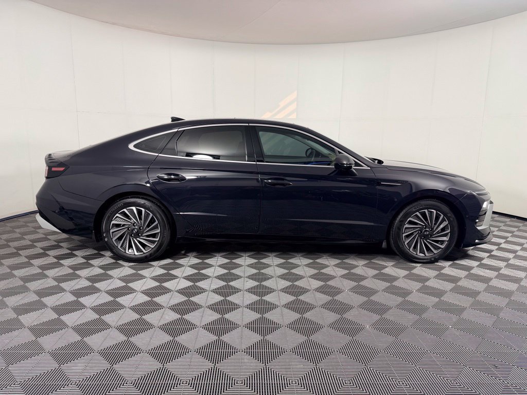 Used 2026 Hyundai Sonata Limited FWD image 11