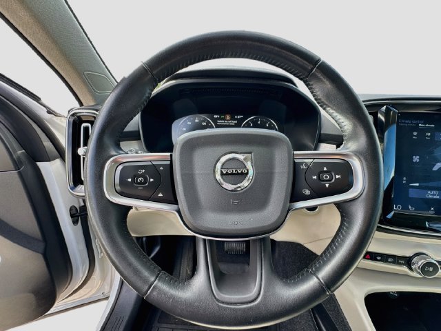 Used 2021 Volvo XC40 T5 Momentum w/ Protection Package Premier AWD/4WD image 14