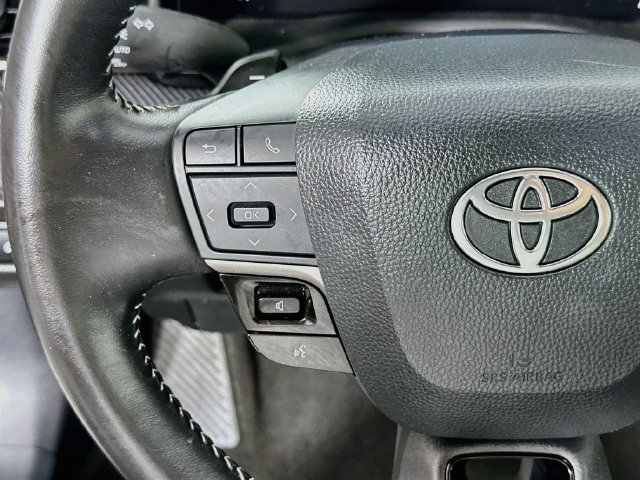 Used 2025 Toyota Camry SE FWD image 19