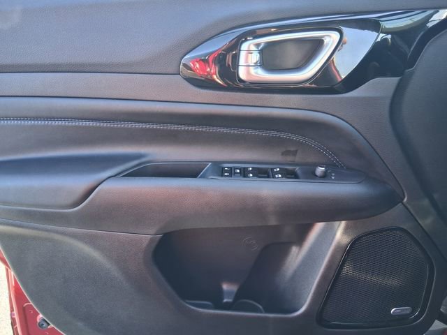 New 2025 Jeep Compass Latitude w/ Sun & Sound Group image 20