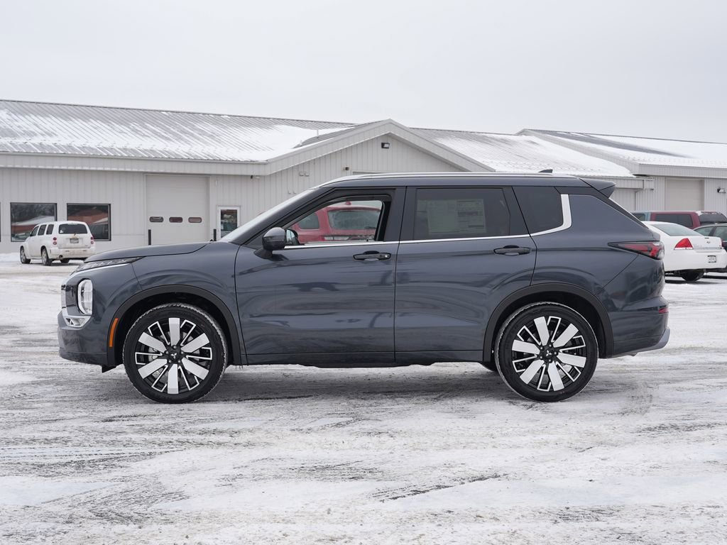 New 2026 Mitsubishi Outlander SEL image 6