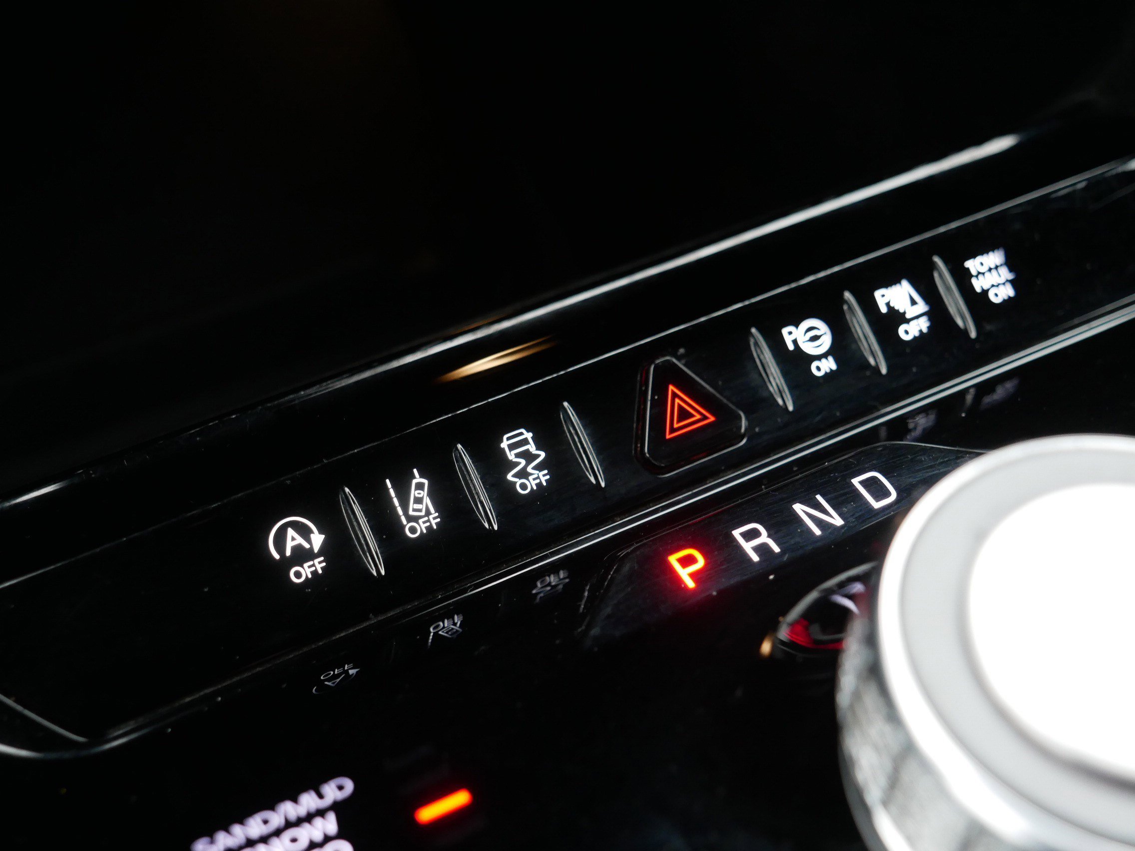 Certified 2024 Jeep Wagoneer Series II w/ Convenience Group I image 32