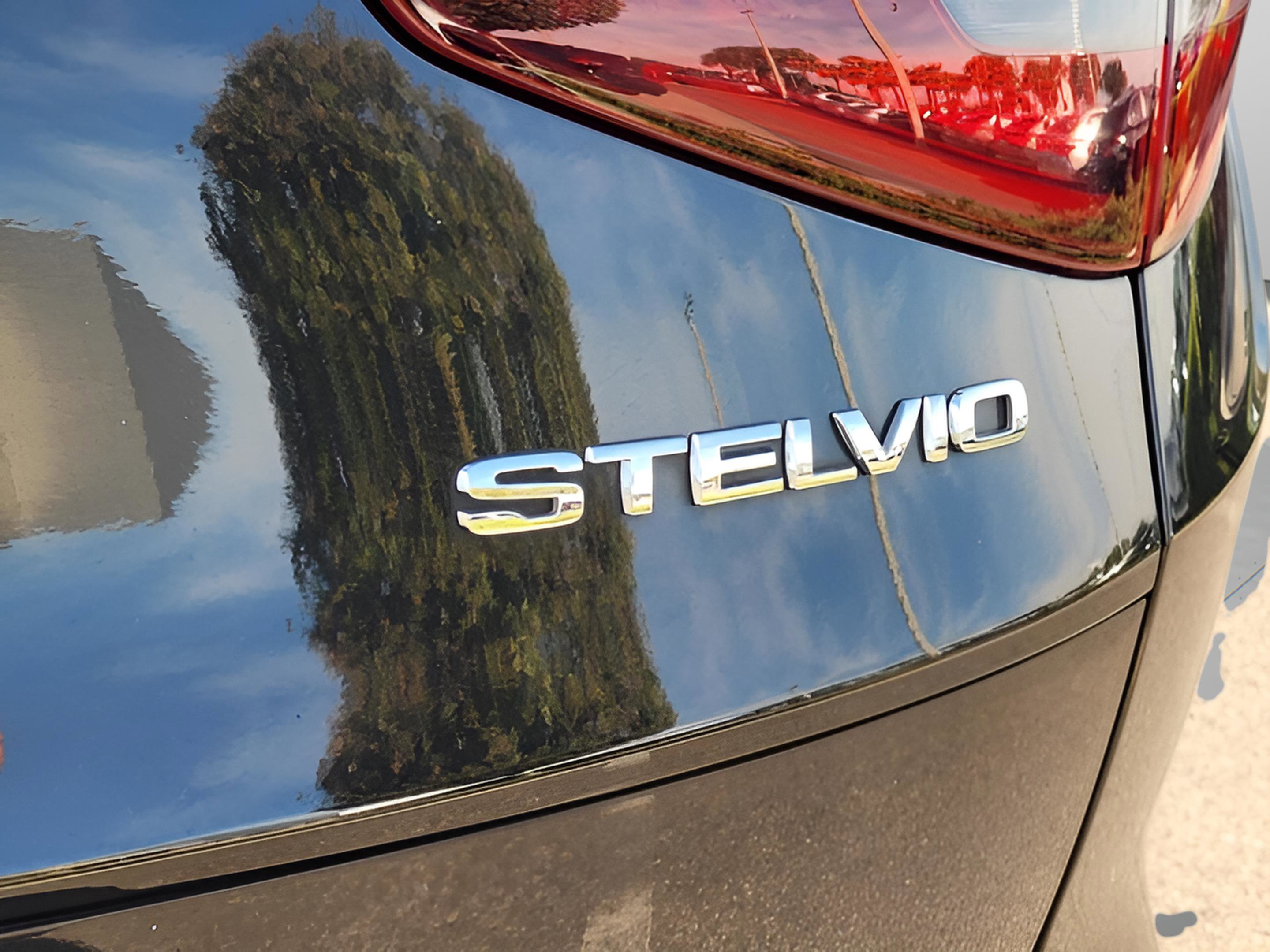 Used 2020 Alfa Romeo Stelvio Sport w/ Quick Order Package 22K Sport image 13