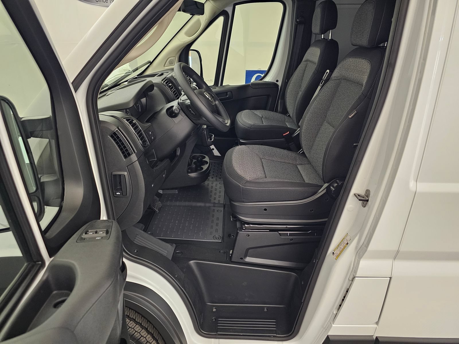 New 2026 RAM ProMaster 3500 FWD image 4