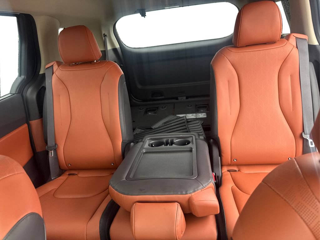 Used 2024 Kia Carnival SX FWD image 11