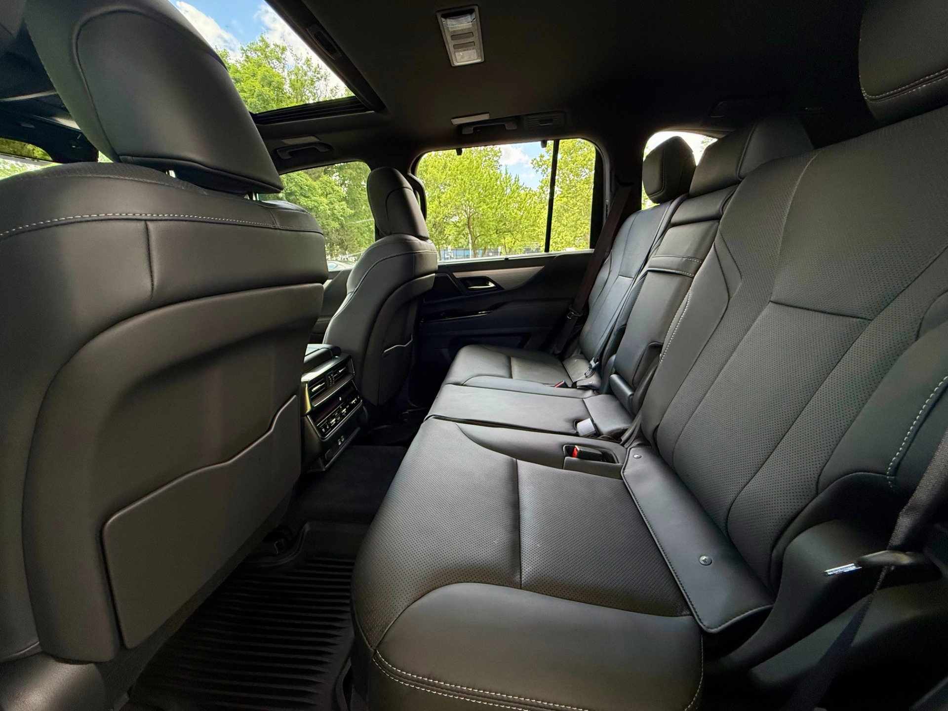Used 2024 Lexus LX 600 F Sport AWD/4WD image 14